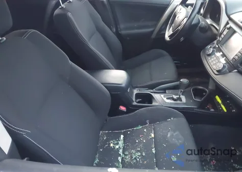 2017 Toyota Rav4 Xle z USA, uszkodzony, nr VIN JTMRFREV9HJ151097